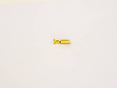 İzole edilmiş elektrik terminali. Silindirik.