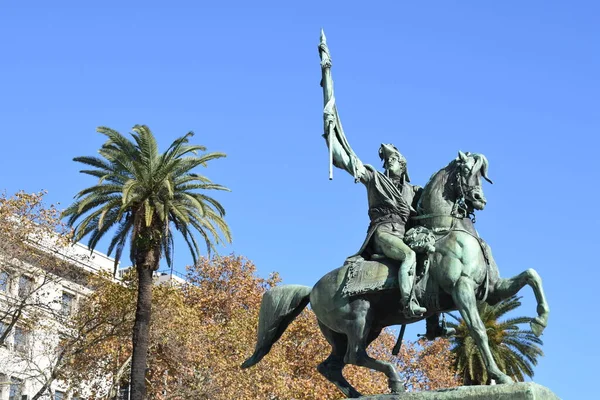Buenos Aires City, Arjantin. 16 Haziran 2018. Buenos Aires 'te 25 de mayonez meydanındaki San Martin anıtı.