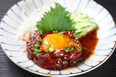 Kore Baharatlı Çiğ Biftek Yukhoe