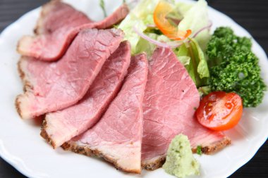 kızarmış biftek dilimlenmiş