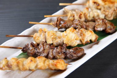Japon tavuk barbeküsü YAKITORI