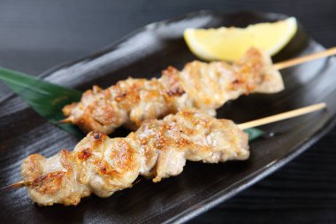 Japon tavuk barbeküsü YAKITORI