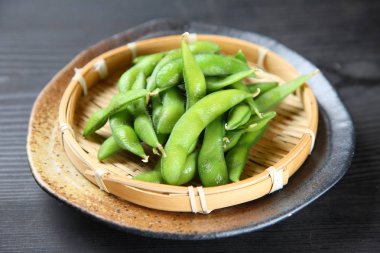 Japon usulü haşlanmış fasulye EDAMAME