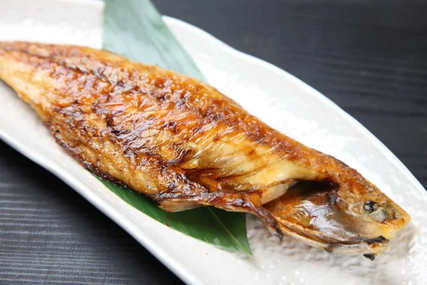 Japonca uskumru kavrulmuş