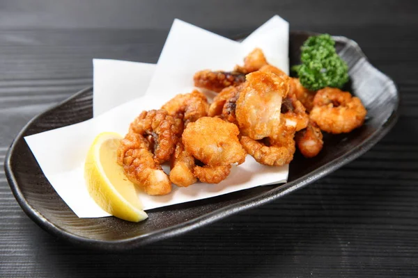 derin kızarmış ahtapot