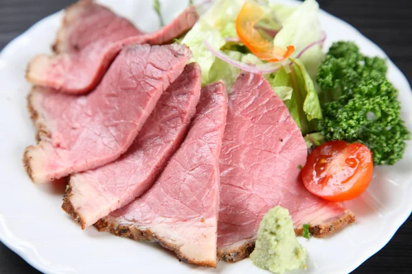 kızarmış biftek dilimlenmiş