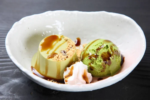 Japon yeşil çayından tatlılar