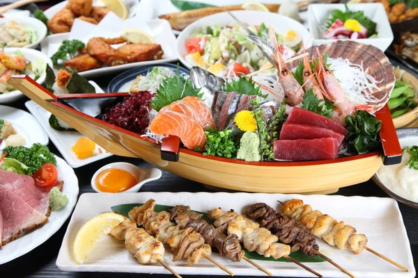 Diverse feluri de mâncare japoneze — Fotografie, imagine de stoc