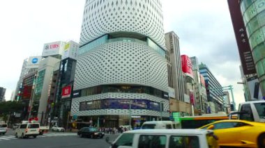 Tokyo, Japonya-13 Eylül 2017: Ginza 4 sokak Tokyo Japonya geçme spin shot. Ginza, Tokyo 'daki en iyi alışveriş yerlerinden biridir.