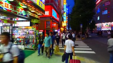 Tokyo, Japonya-20 Eylül 2017: Akihabara alışveriş alanı Tokyo Japonya takip çekim. Akihabara Tokyo en iyi elektronik alışveriş noktası biridir.