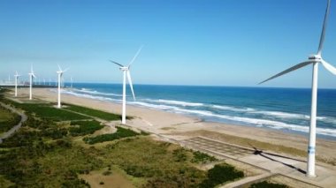 Chiba, Japonya-September10:10 Eylül 'de Choshi şehrinde rüzgar enerjisi jeneratörü hava çekimi, 2017. Choshi şehir Rüzgar jeneratör bir sürü sahip olduğu bilinmektedir.