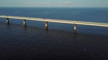 Chiba, Japonya-September29: yurtdışı karayolu Tokyo Körfezi Aqua-line havadan izleme çekim, bir köprü mi? Japonya 'da Tokyo Körfezi genelinde tünel kombinasyonu. 