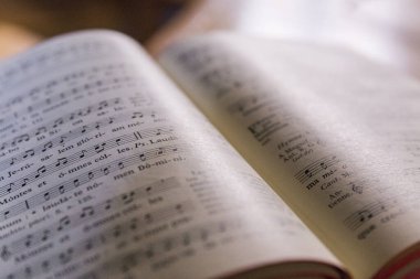 Müzik kitabının nota kağıdının kapanışı