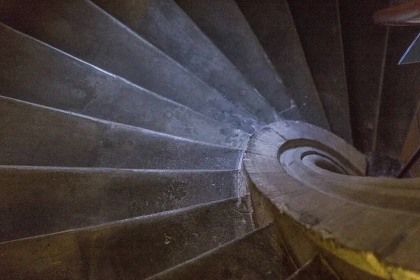 Nahaufnahme Der Hölzernen Stufen Einer Wendeltreppe — Stockfoto