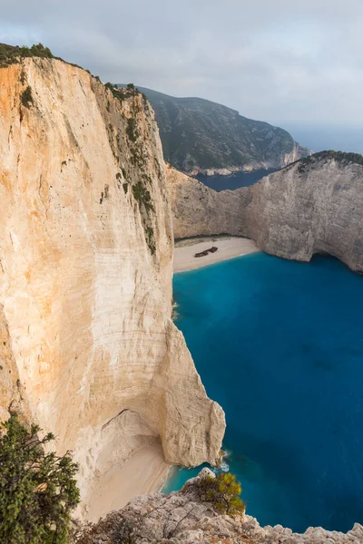 Idyllisk Utsikt Över Den Vackra Stranden Navagio Zakynthos Grekland Klipporna — Stockfoto