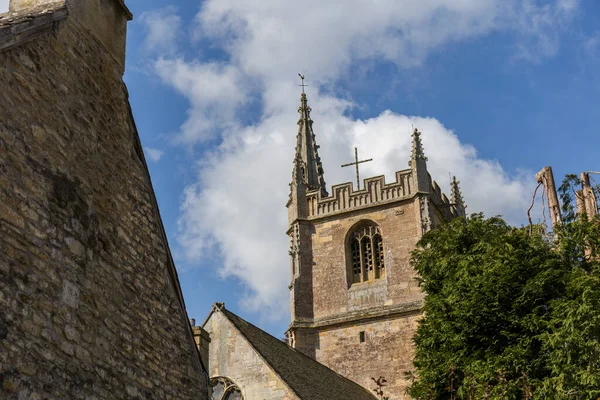 Parte Uma Igreja Pedra Uma Aldeia Sul Inglaterra — Fotografia de Stock