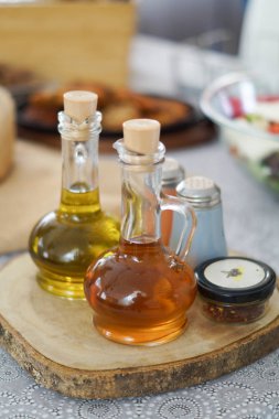 Zengin salatalar için zeytinyağı