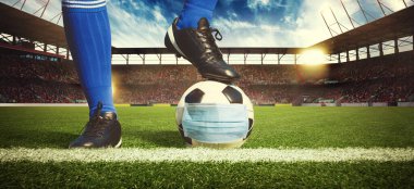 Avrupa futbolu iptal konsepti. Koronavirüs maskeli top