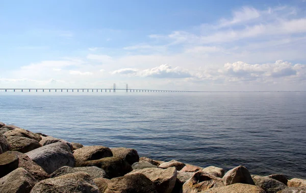 Ruhiges Stilles Wasser Mit Der Öresundbrücke Hintergrund — Stockfoto