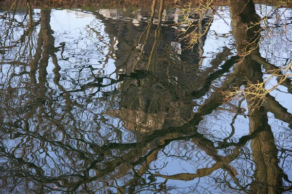 Reflejos Molino Viento Canal Malmo Suecia —  Fotos de Stock