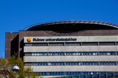 Lund, İsveç - 11 Mayıs 2019 Bir eğitim hastanesinin cephesi. Hastane, SUS-Skanes Universitetsjukhus örgütünün bir parçası.