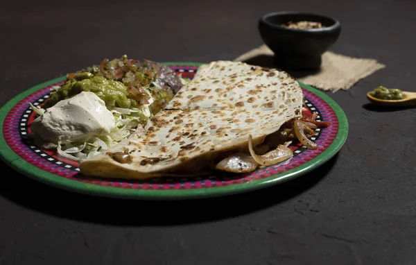 Mexikanisches Essen Quesadilla Guacamole Und Bohnen — Stockfoto