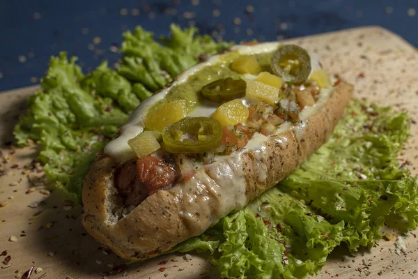 Mexicaanse Hotdog Met Groenten Sla — Stockfoto