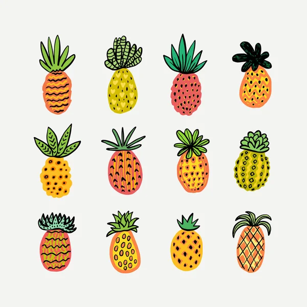 Sada cute sunny ananas. Ručně kreslenou dekorativní ananas s různými texturami v teplé barvy, žlutá, červená, oranžová, zelená. Exotické ovoce na světlé pozadí. Letní pozadí — Stockový vektor