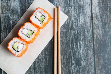 Taze suşi ruloları, yakın çekim, üst manzara