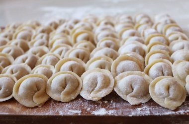 Rus ulusal hamuru yemeği pişirmek