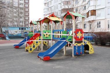 Büyük şehirde oyun parkları kapanıyor. Koronovirüse karşı koruma
