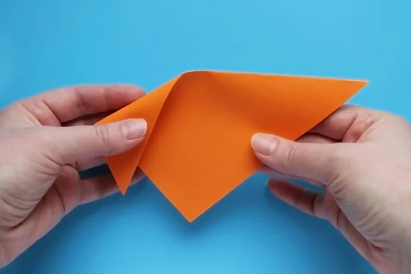 折纸制作纸制玩具的过程 免版税图库照片