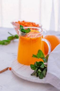 Cinamon ve portakallı deniz dikenli çay.