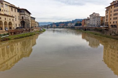 Floransa Firenze İtalya Arno Nehri Ponte vecchio 'dan