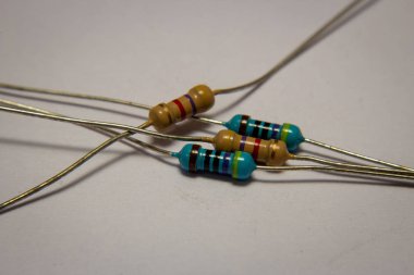 Elektronik aygıtlar için elektronik direnç