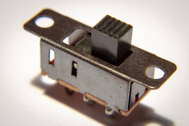 Elektronik aygıtlarda kullanılan HH anahtarı