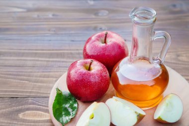 Elma sirkesi. Seçici odak.