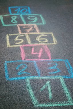 Klasiklerde çocuk oyunları. Seçici odak.