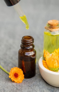 Calendula özütü. Seçici odak.