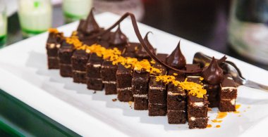 Tatlı ve meyve büfesi. seçici odak