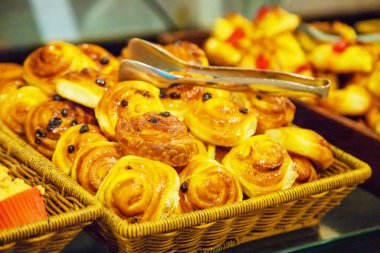 Tatlı ve meyve büfesi. seçici odak