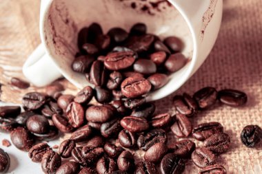 Kahve telvesinde fal baktırmak. seçici odak