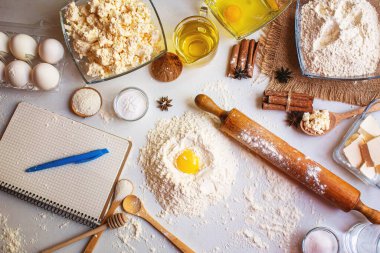 Pişirme hazırlığı. Mutfak konsepti. Üst Manzara. seçici odaklı yiyecek