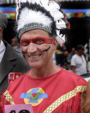 Benidorm İngilizce kıyafet partisi. 12 Kasım 2015. Benidorm. Valencia bölgesi. Spain.One büyük yıl ve mutlaka herkesin katılmak ve giyinmek vurgulamaktadır. 20 yıl önce bu geleneği başladı.