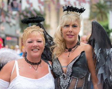 Benidorm İngilizce kıyafet partisi. 12 Kasım 2015. Benidorm. Valencia bölgesi. İspanya. . 20 yıl önce bu geleneği başladı.