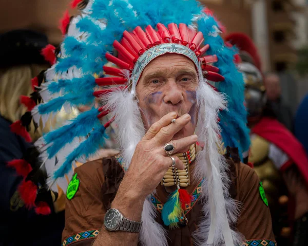 Benidorm İngilizce kıyafet partisi. 12 Kasım 2015. Benidorm. Valencia bölgesi. İspanya. . 20 yıl önce bu geleneği başladı.