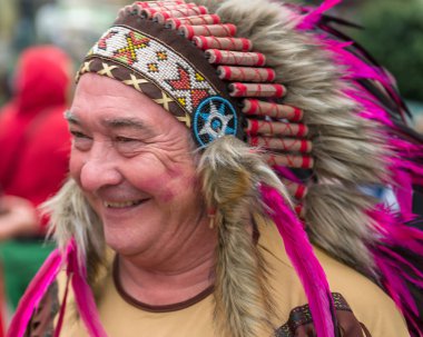 Benidorm İngilizce kıyafet partisi. 12 Kasım 2015. Benidorm. Valencia bölgesi. İspanya. . 20 yıl önce bu geleneği başladı.