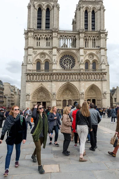 Queue Notre Dame Cathedral Paris France April 2018 — Stock Photo, Image