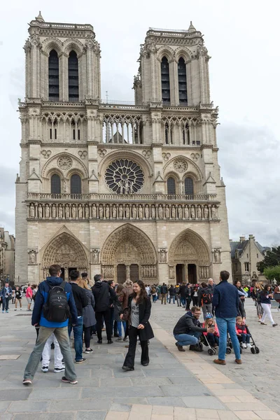 Die Schlange Der Kathedrale Notre Dame Paris Frankreich April 2018 — Stockfoto