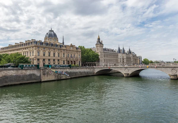 Puente Sobre Río Sena París Francia — Foto de Stock